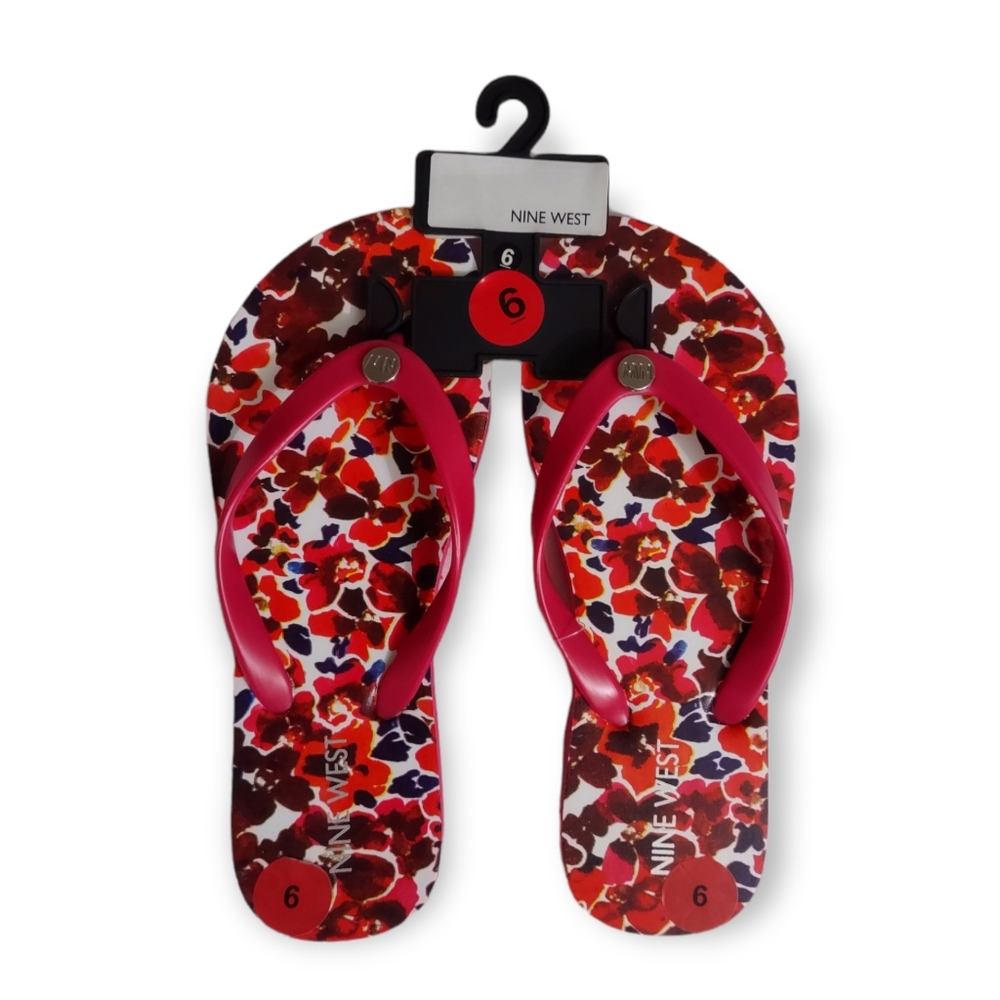 Nine West Floral Flip Flops Size 6 NWT